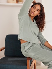 Bath & Body Works Green Fleece Top - Image 3 of 8