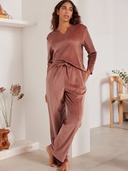 Bath & Body Works Rust Brown Fleece Top - Image 2 of 8