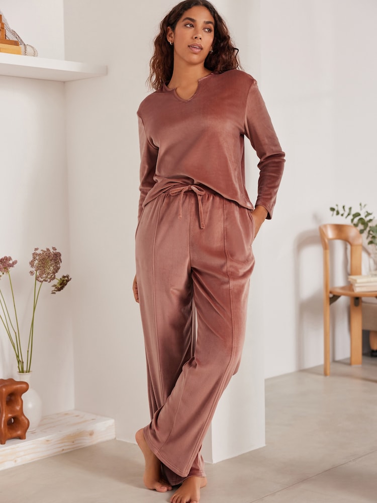 Bath & Body Works Rust Brown Fleece Top - Image 2 of 8