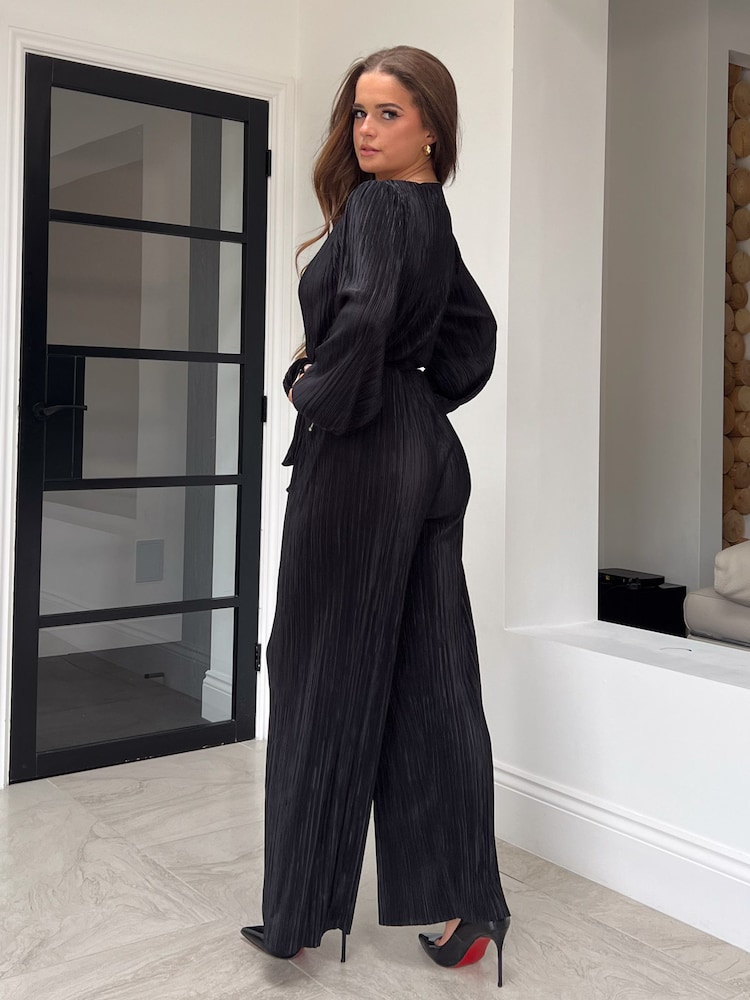 Girl In Mind Black Jennie Plisse Long Sleeves Wrap Jumpsuit - Image 4 of 4 Girl In Mind Black Jennie Plisse Long Sleeves Wrap Jumpsuit - Image 4 of 4