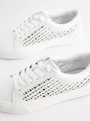 Bela - Forever Comfort® Lakirane trenirke z laserskim rezom - Slika 5 iz 7