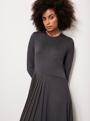 Mint Velvet Grey Jersey Pleat Midi Dress - Image 4 of 7