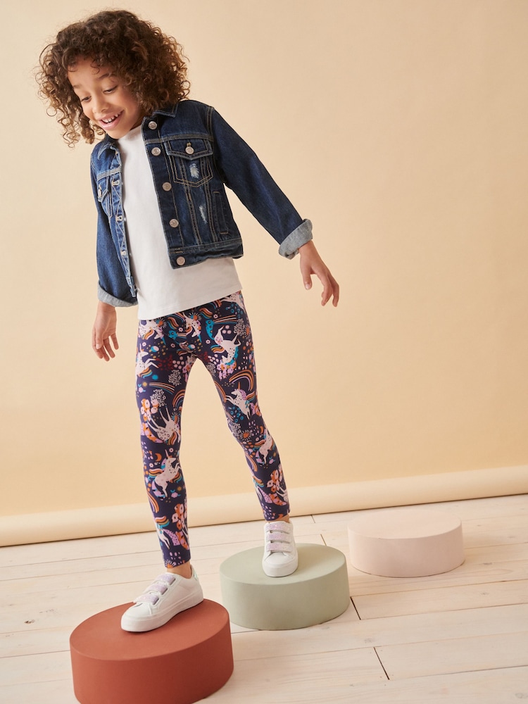 Diseño en azul marino de arcoíris y unicornios - Leggings estampados (3-16 años) - Imagen 2 de 7 Diseño en azul marino de arcoíris y unicornios - Leggings estampados (3-16 años) - Imagen 2 de 7