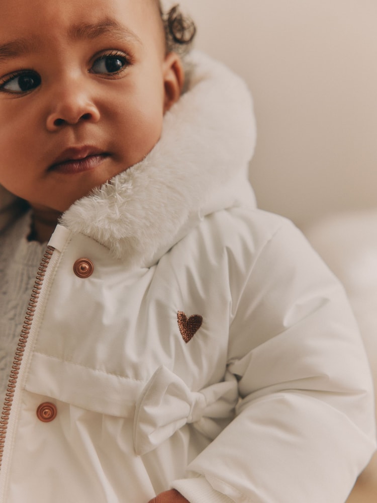 Nœud blanc - Doudoune à capuche Bébé (0mois-2ans) - Image 3 of 9