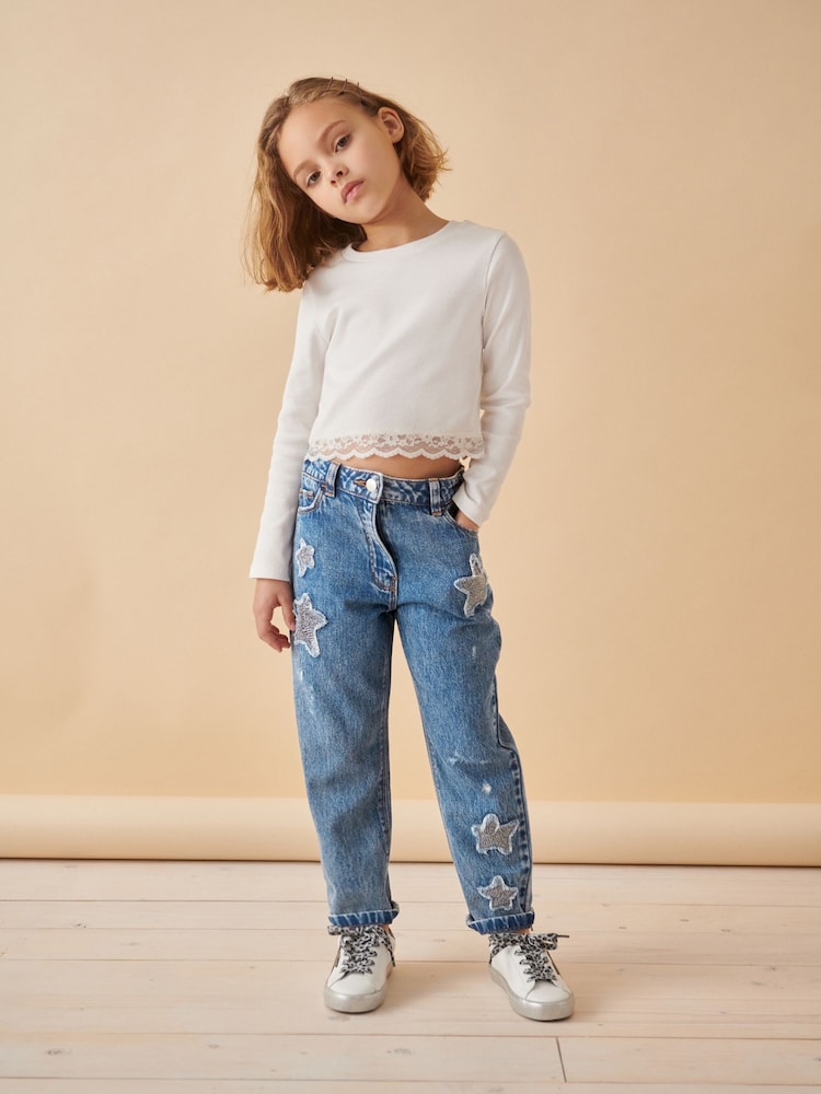 Denim, Mittelblau - Mom-Jeans mit Pailetten und Sternenmotiv aus 100 % Baumwolle (3–16 Jahre) - Bild 1 von 8