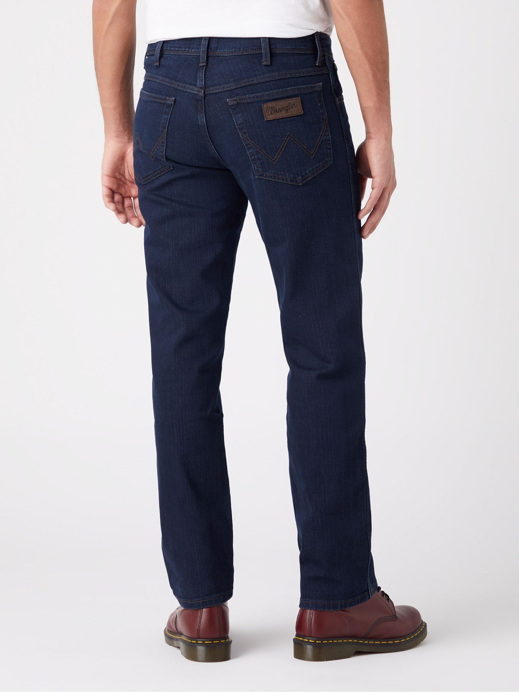 Wrangler Texas Jeans Uomo Elasticizzati Con Cintura Inclusa - Vestibilità Regular Straight - Colore Black Overdye + Cintura Nera - 42W X 30L