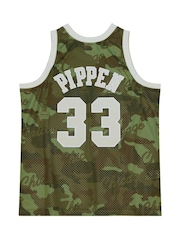 Fanatics NBA Chicago Bulls NBA Scottie Pippen 1997 Ghost Green Camo Swingman Vest - Image 3 of 3