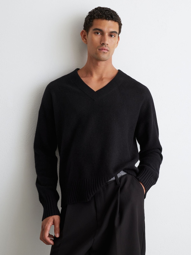 Reiss Black Alberz Wool-Cashmere V-Neck Jumper - Image 1 of 6 Reiss Black Alberz Wool-Cashmere V-Neck Jumper - Image 1 of 6