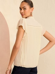 Love & Roses Ivory White Scallop Detail Flutter Sleeve Pleated Top - Image 3 of 4