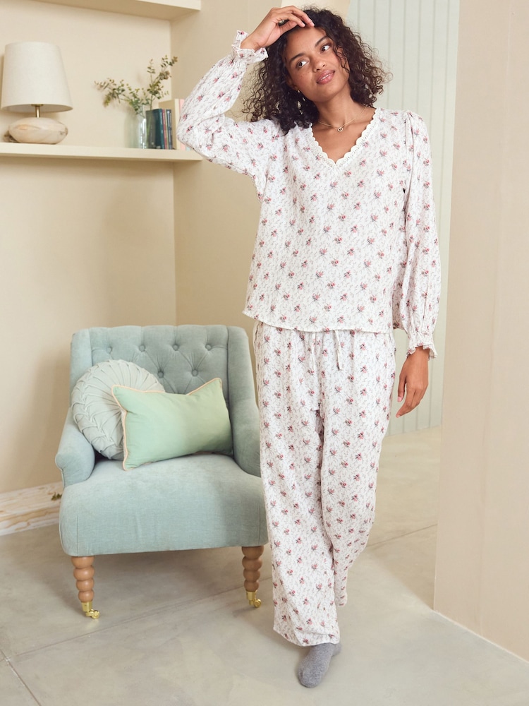 طقم بيجامة منسوجة بخامة %100 قطن من Laura Ashley - صورة 2 من 12