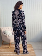 أزرق داكن/وردي - طقم بيجامة Josette بأزرار كاملة من Laura Ashley - Image 3 of 10
