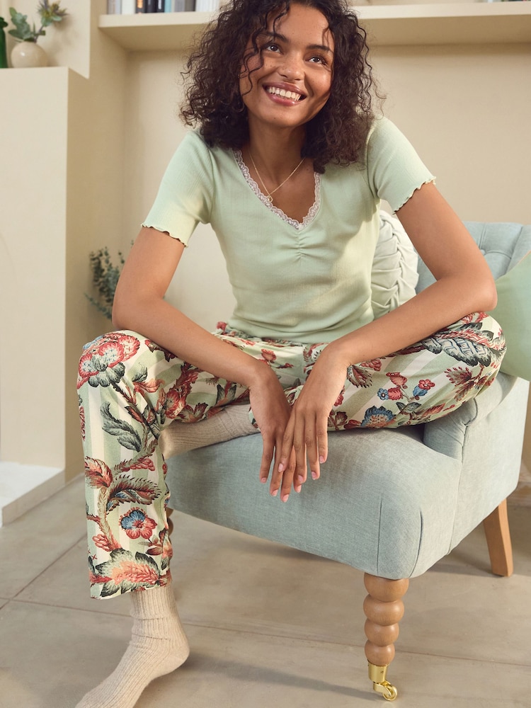طقم بيجامة من Laura Ashley - صورة 2 من 12