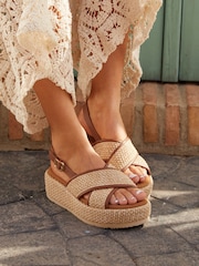 Linzi Laurent Two Tone Cross-Over Raffia Flatform Sandals - صورة 1 من 5