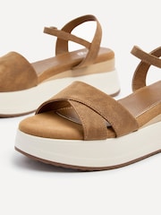 Linzi Brown Maple Crossover Sandals With Ankle Strap - Image 4 of 5