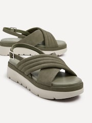 Grün - Linzi Shae Sandalen mit dicker Sohle, Fersenriemen und überkreuzten, wattierten Riemen - Bild 4 von 5