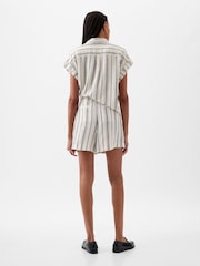 Gap Neutral Stripe 4" Linen Cotton Everyday Shorts - Image 4 of 4