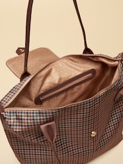 Joules Edie Neutral Check Zip Top Shopper Bag - Image 9 of 9