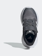 Gris et noir - Baskets de running adidas Tensaur pour enfants - Image 7 de 9