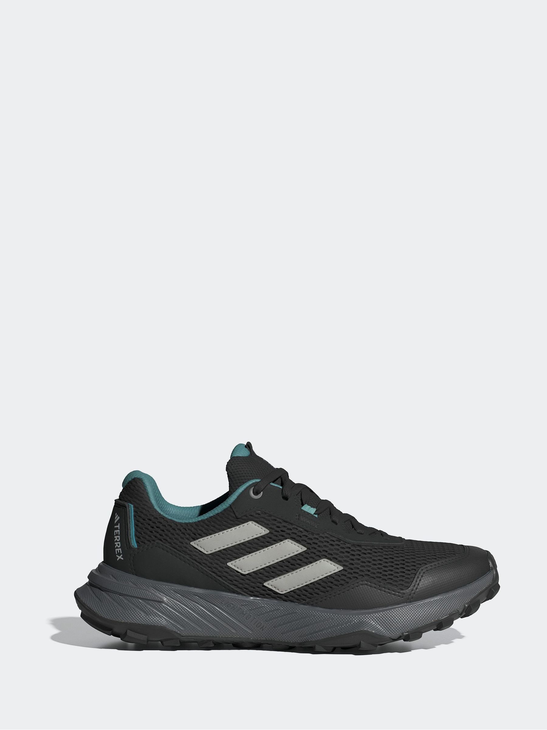 Terrex tracefinder top