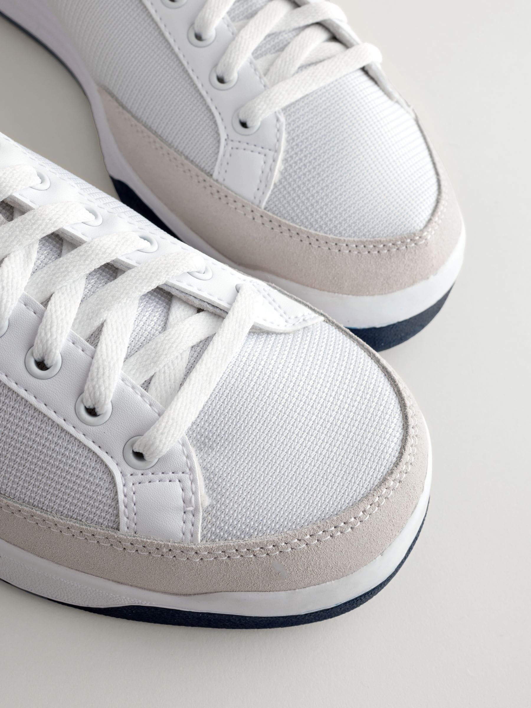 Rod laver adidas shoes hotsell
