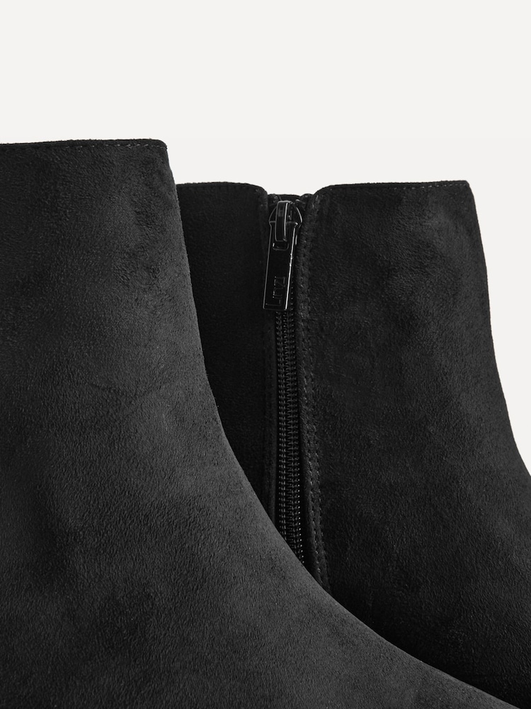 Noir - Linzi Tailored Wide Fit Block Heeled Ankle Boots - Image 5 de 5 Noir - Linzi Tailored Wide Fit Block Heeled Ankle Boots - Image 5 de 5