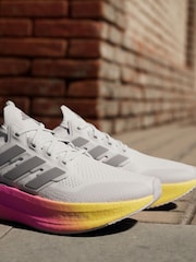 adidas White Ultraboost 5 Trainers - Image 10 of 18
