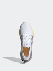 adidas White Ultraboost 5 Trainers - Image 12 of 18