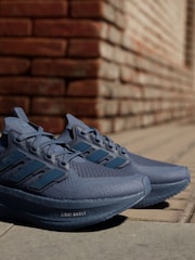 adidas Blue Ultraboost 5 Trainers - Image 9 of 16