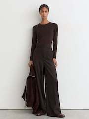 Reiss Chocolate Brown Jada Cotton Crew-Neck Long-Sleeve T-Shirt With Stretch - Image 4 of 6