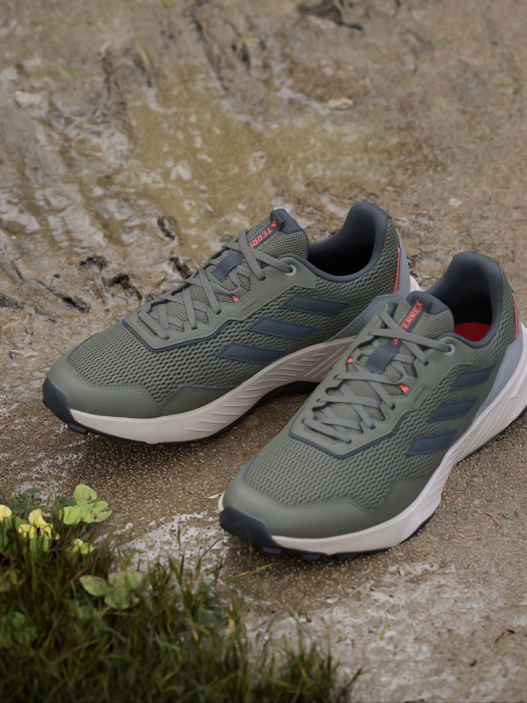 Adidas outdoor terrex tracefinder store