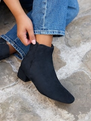 Bleu - Linzi Tailored Wide Fit Block Heeled Ankle Boots - Image 1 de 5