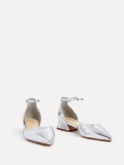 Prata - Linzi Wide Fit Dolly Low Block Court Heels - Imagem 3 de 5
