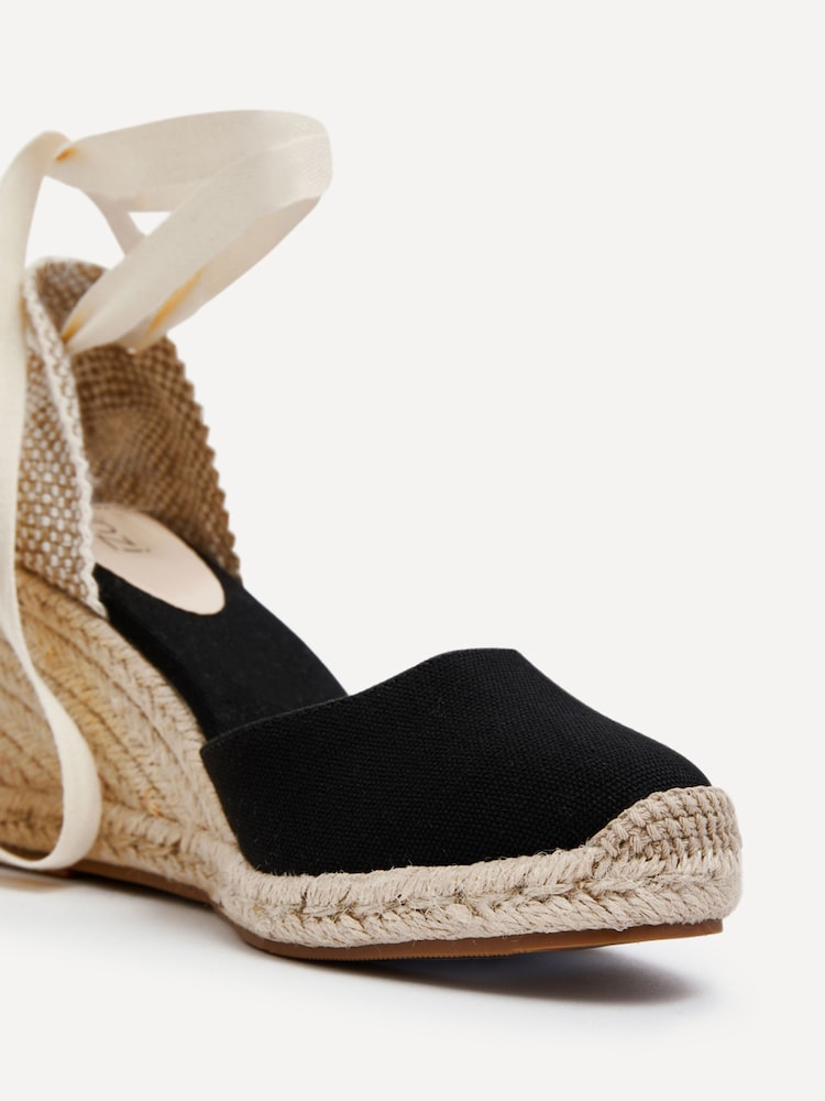 Linzi Black Bryony Closed Toe Espadrille Inspired Wedge Sandals - Image 6 of 6