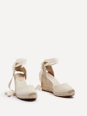 Alb - Linzi Bryony Closed Toe Espadrille Inspired Pantofi cu platformă Sandale - Image 4 of 6