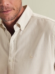 Cream - Pieguļošs piegriezums - Charles Tyrwhitt svītrains, elastīgs, mazgāts Oksfordas krekls ar pogām un mazgāšanu - Attēls 2 no 5