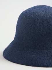 Azul marino - Friends Like These Fuzzy Bucket Hat - Imagen 5 de 6