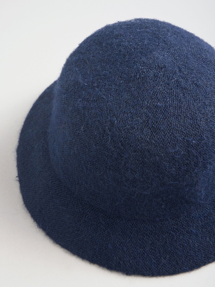 Azul marino - Friends Like These Fuzzy Bucket Hat - Imagen 6 de 6 Azul marino - Friends Like These Fuzzy Bucket Hat - Imagen 6 de 6