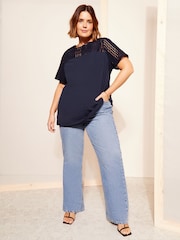 Weiß - Kurven wie diese Broderie Mix T-Shirt​​​​​​​ - Bild 3 von 4