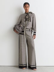 Reiss Navy/Gold Carmine Scarf-Print Wide-Leg Trousers - Image 4 of 8