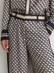 Reiss Navy/Gold Carmine Petite Scarf-Print Wide-Leg Trousers - Image 3 of 7