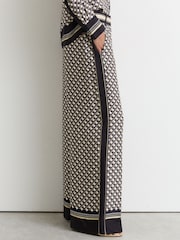 Reiss Navy/Gold Carmine Petite Scarf-Print Wide-Leg Trousers - Image 5 of 7