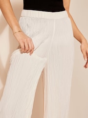 Creme - Friends Like These – Knittersatin-Hosen mit weitem Bein und Gummizug - Bild 3 von 4