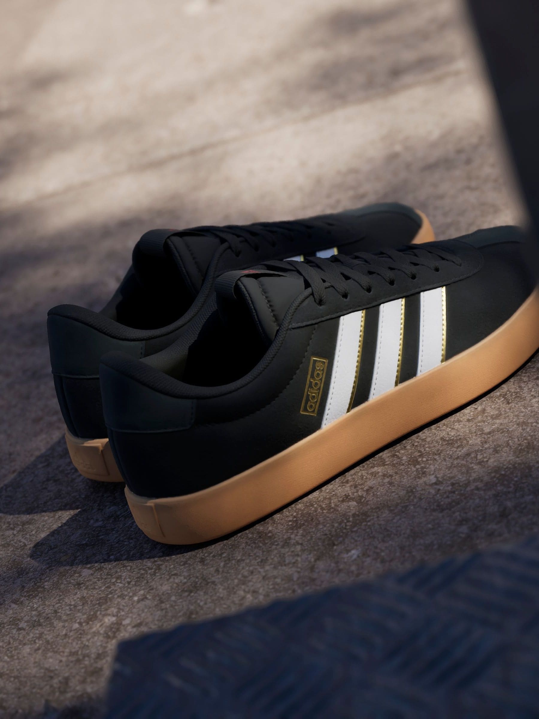 Kaufe Sie Schwarz Adidas VL Court 3.0 Trainer bei Next Deutschland