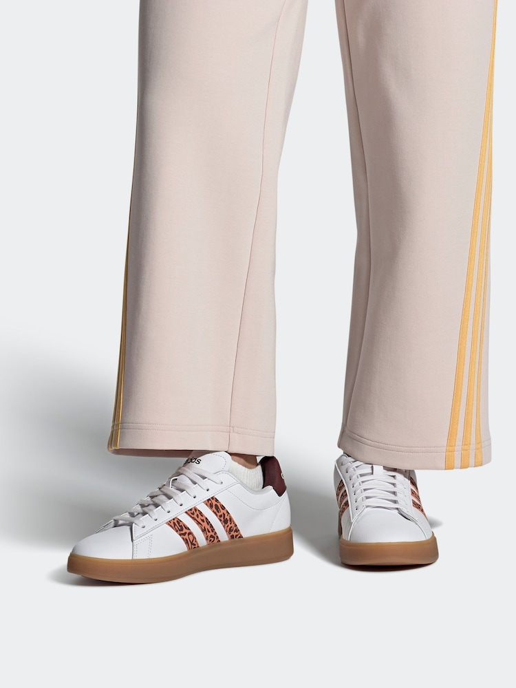 adidas White/Animal Grand Court 2.0 Trainers - Image 10 of 10