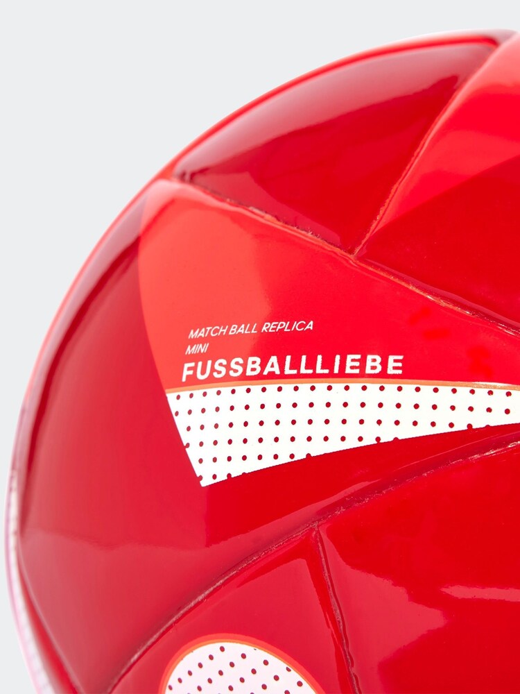 adidas Red Manchester Home Mini Kit - Image 4 of 4