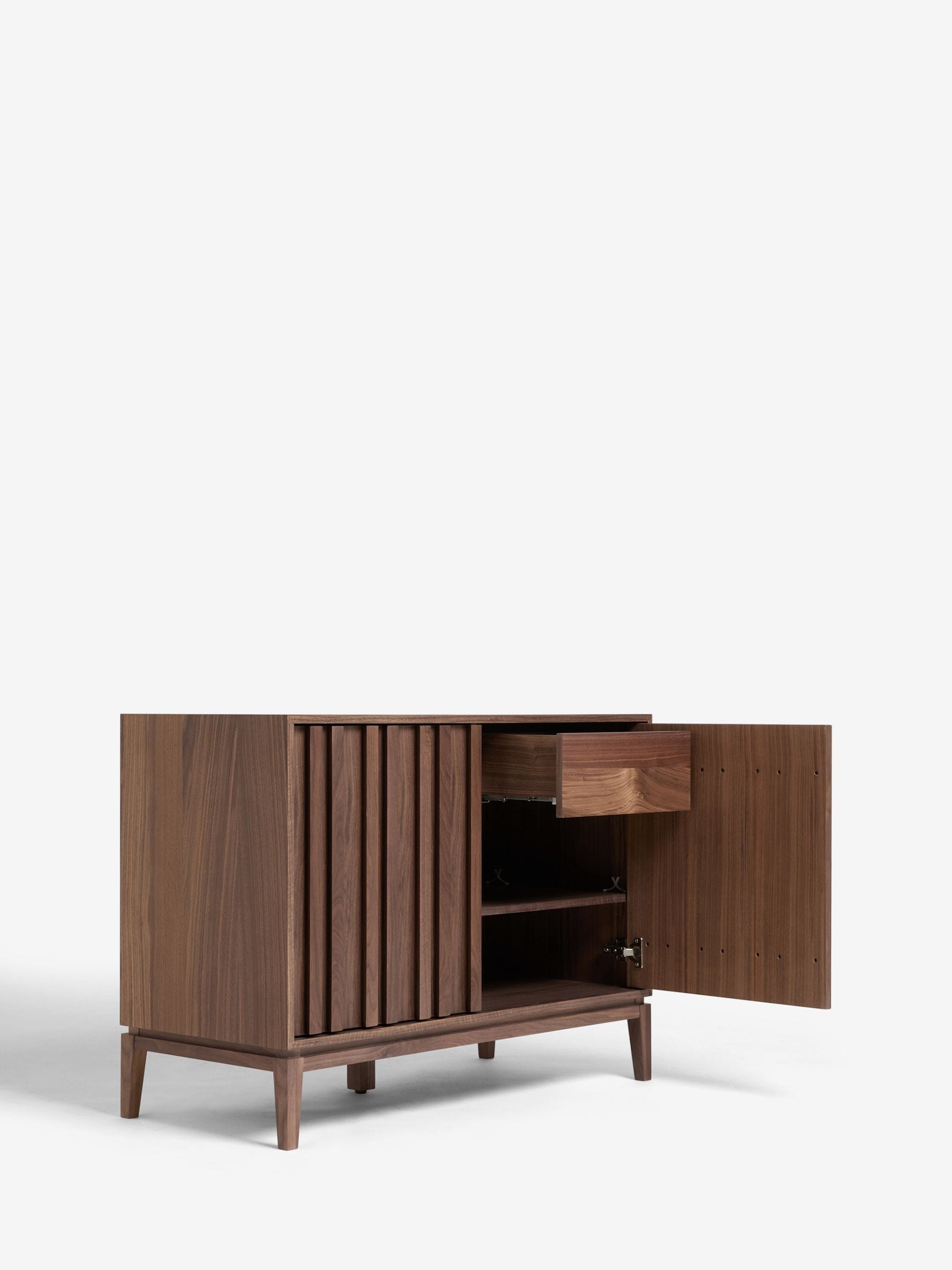 Brunt CONTINUE B/C CENTER 右 コンティニュー タン Buy Jasper Conran London Walnut Belgrave Small Sideboard from the