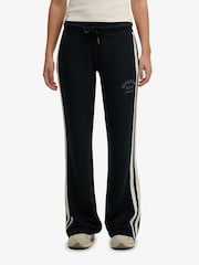 أزرق - بنطلون رياضي انسيابي بخصر منخفض Athletic Essentials من Superdry - Image 4 of 7