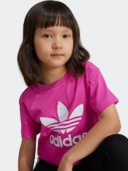وردي - تيشرت للأطفال موديل Adicolor Trefoil قطن 100% من adidas Originals - صورة 3 من 4