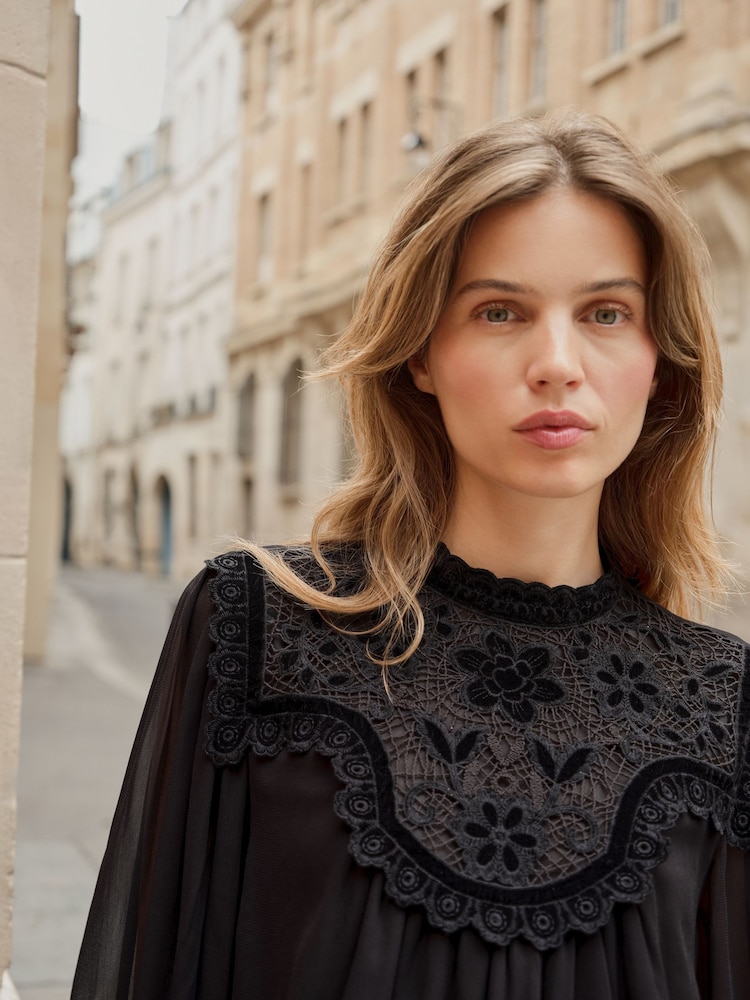 Embroidered Velvet Yoke Mini Long Sleeves Chiffon Dress - 5суретінің 2 суреті