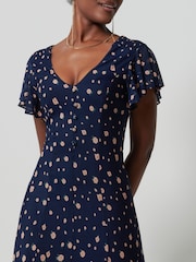 Blau - Jolie Moi Ausgestelltes Midikleid aus Mesh mit gespiegeltem Druck - Bild 6 von 6
